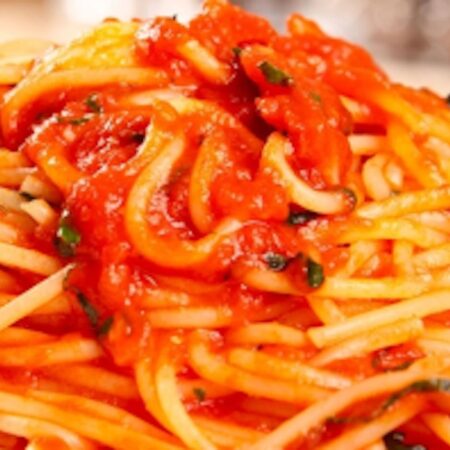 PASTA WITH TOMATO SAUCE